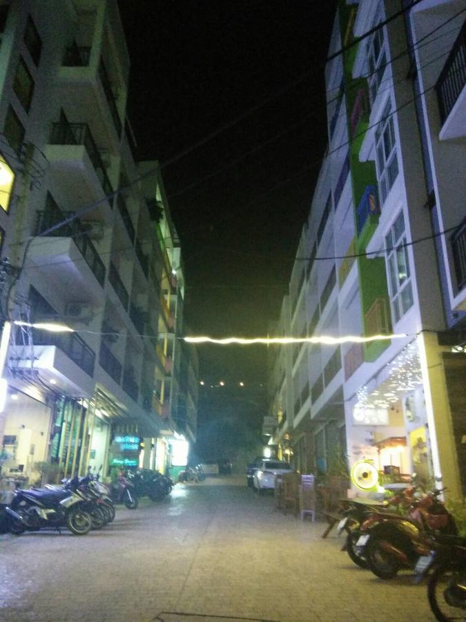 White Sky Boutique Hotel Patong Luaran gambar