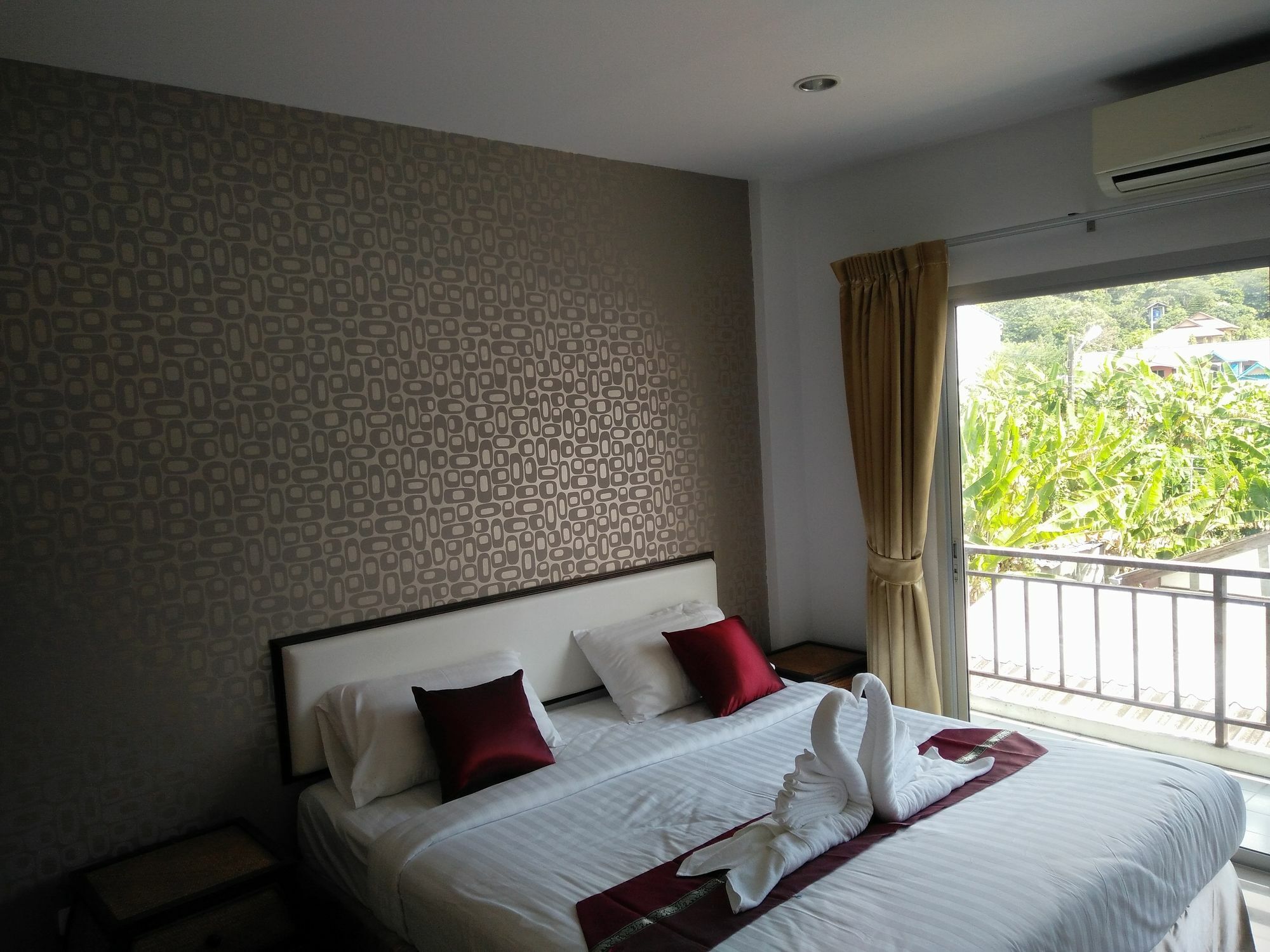 White Sky Boutique Hotel Patong Luaran gambar