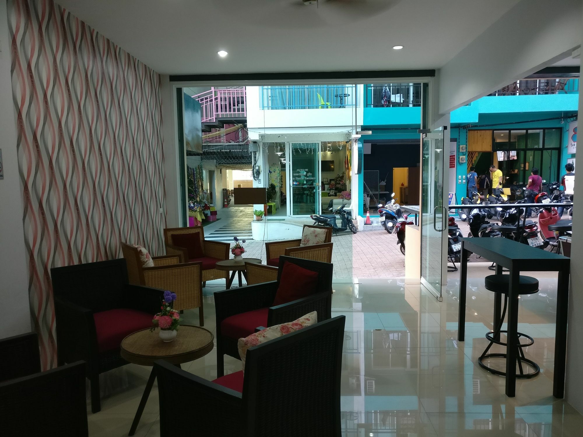 White Sky Boutique Hotel Patong Luaran gambar