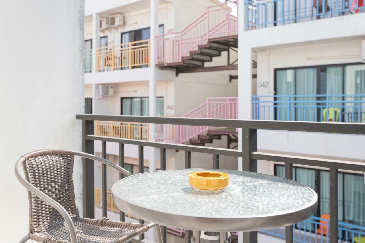 White Sky Boutique Hotel Patong Luaran gambar